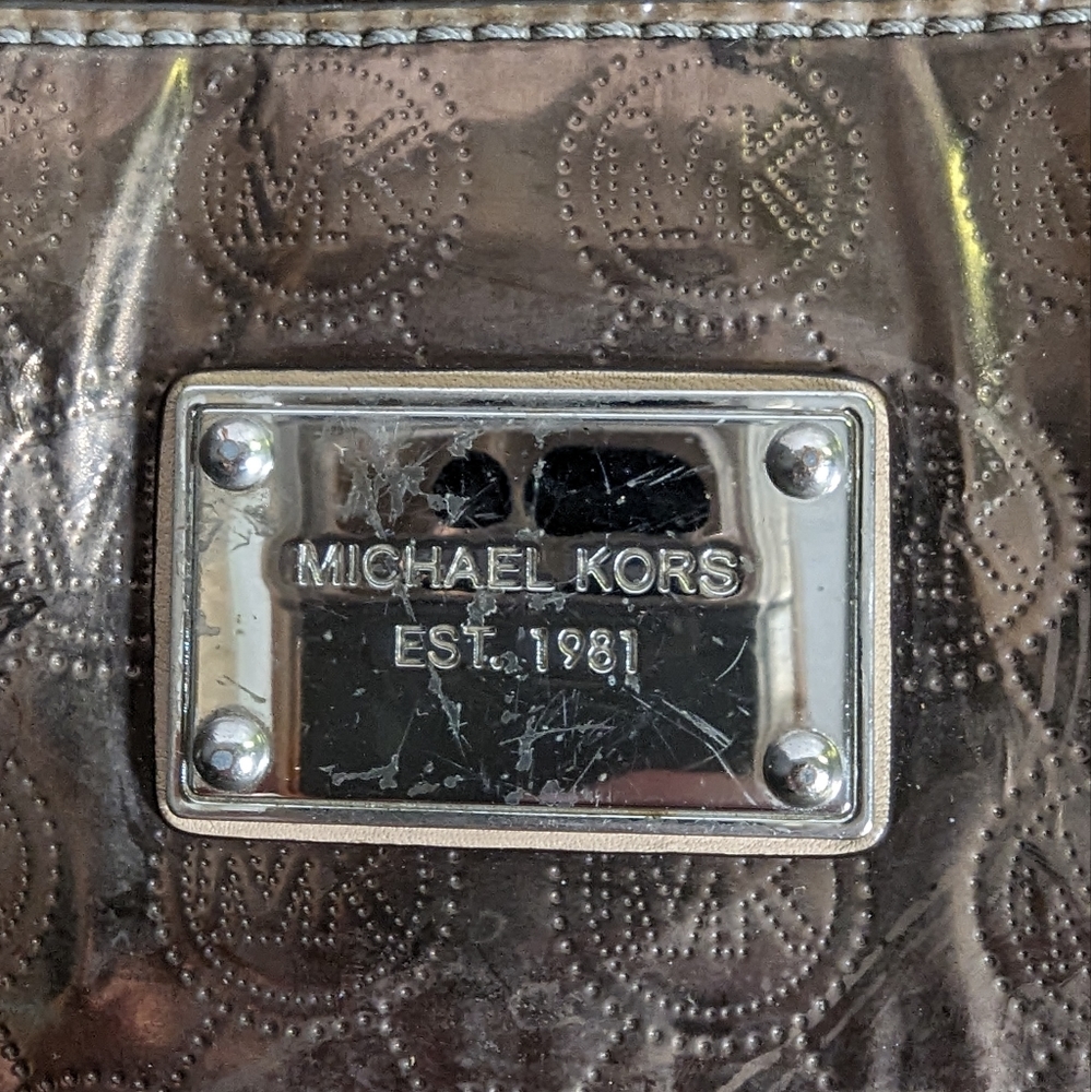 Michael Kors Crossbody Small Purse *some blemishes - used - see photos* - Picture 10 of 10